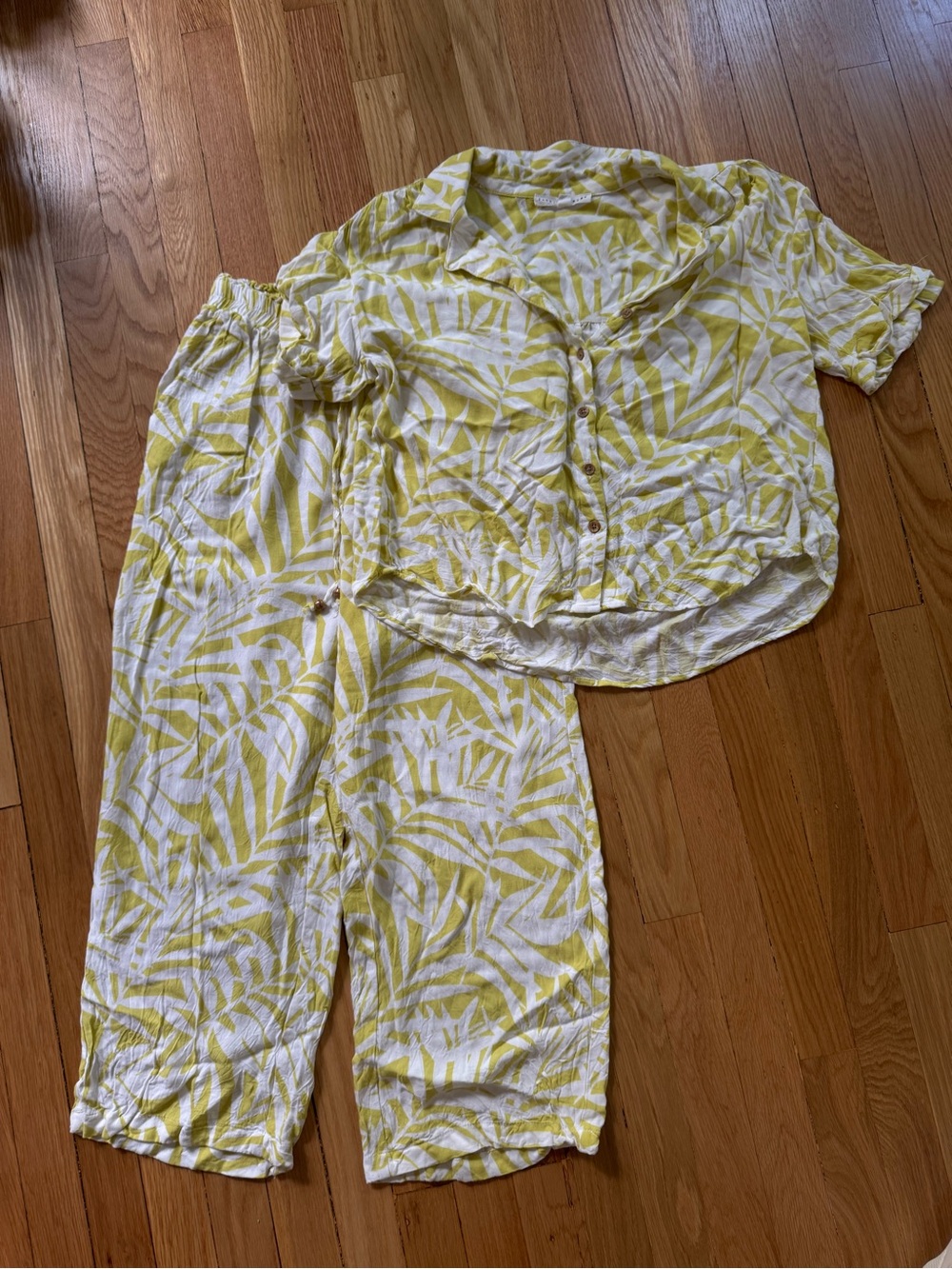 Jane and Delancey Yellow and White Leaf-Print Resort Set